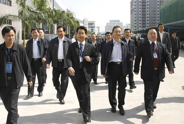 2008 温总理视察航盛 (3).jpg